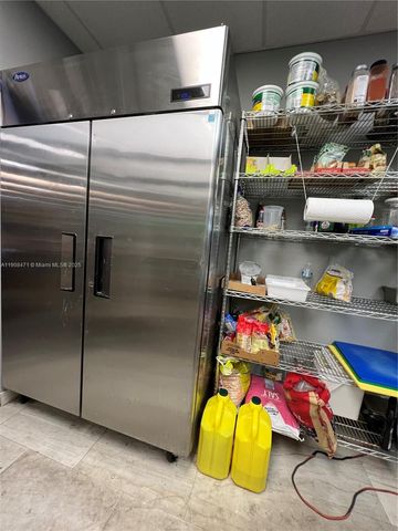 716 N Federal Hwy, Hallandale Beach, FL 33009