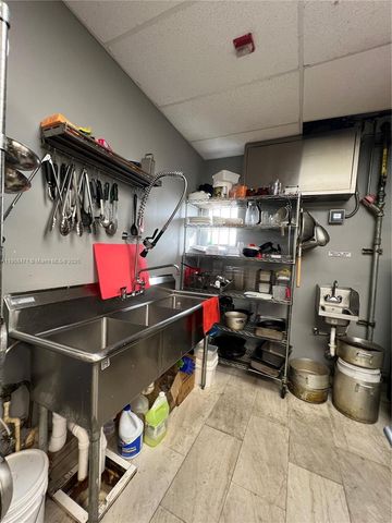 716 N Federal Hwy, Hallandale Beach, FL 33009