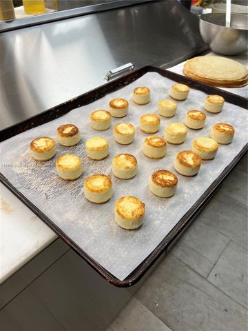 716 N Federal Hwy, Hallandale Beach, FL 33009