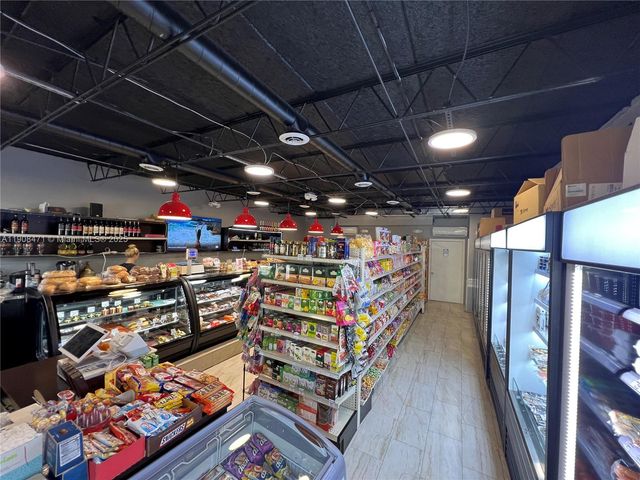 716 N Federal Hwy, Hallandale Beach, FL 33009