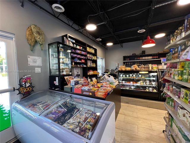 716 N Federal Hwy, Hallandale Beach, FL 33009