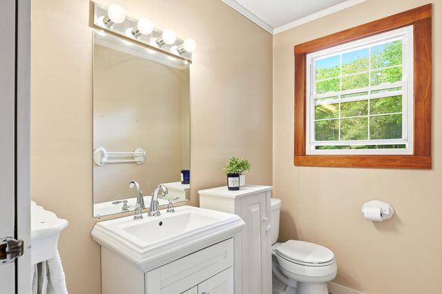 110 Podunk Road, Candia, NH 03034