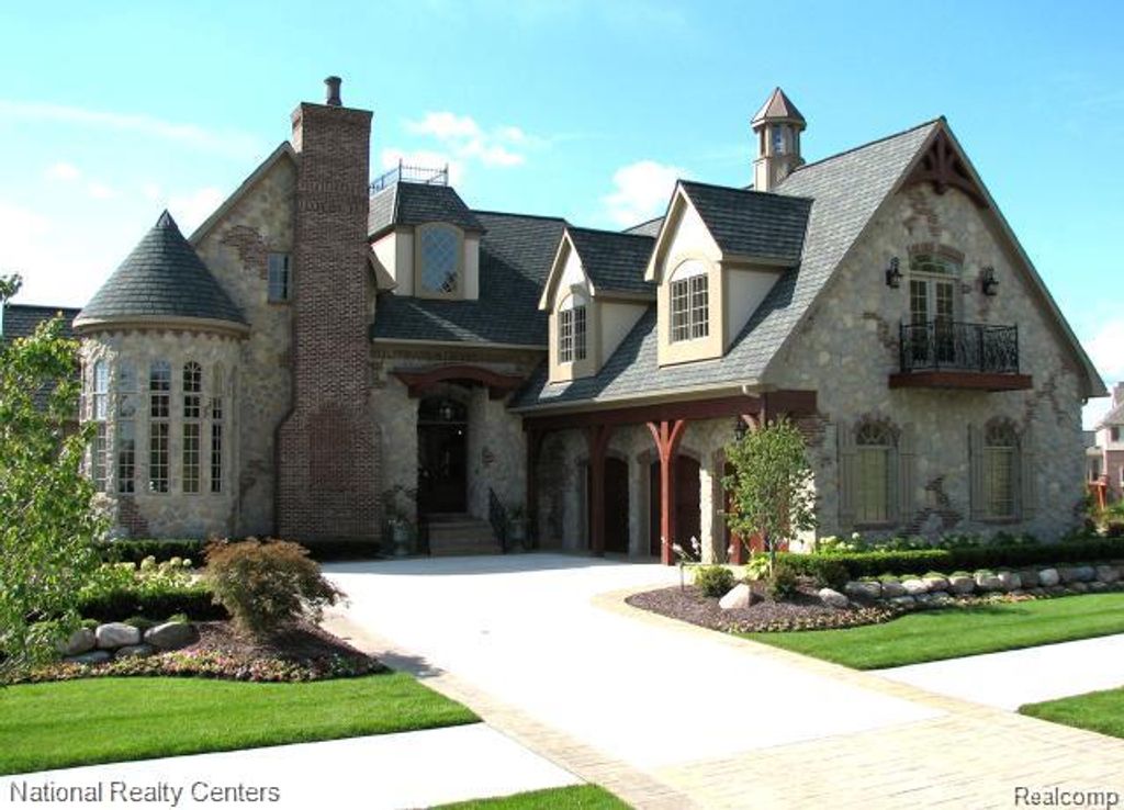 16745 Abby Circle, Northville, MI 48168