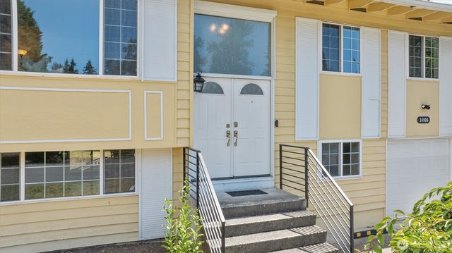 14906 110th Avenue NE, Bothell, WA 98011