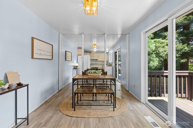 14906 110th Avenue NE, Bothell, WA 98011