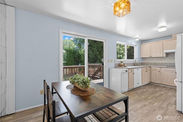 14906 110th Avenue NE, Bothell, WA 98011