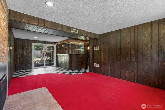14906 110th Avenue NE, Bothell, WA 98011