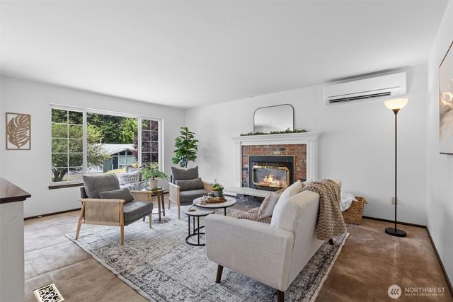 14906 110th Avenue NE, Bothell, WA 98011