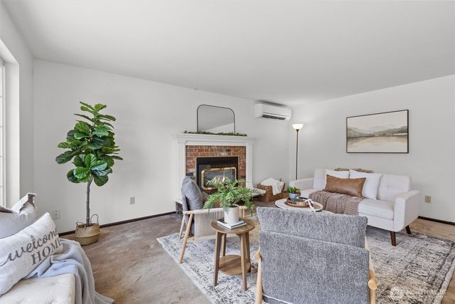 14906 110th Avenue NE, Bothell, WA 98011