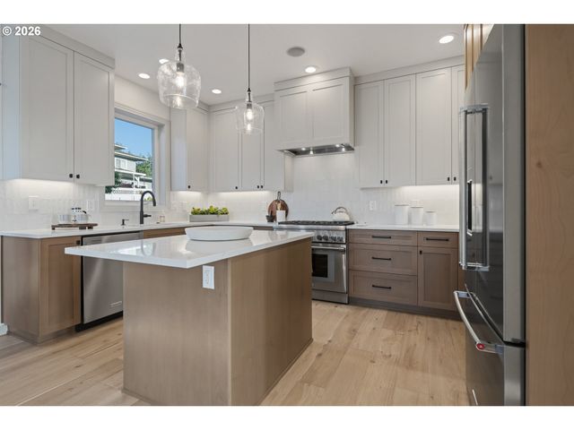 2210 Nw HOOD St, Camas, WA 98607