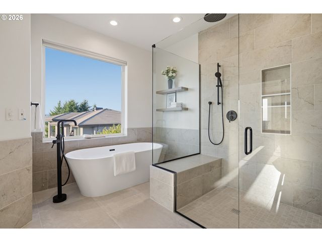 2210 Nw HOOD St, Camas, WA 98607