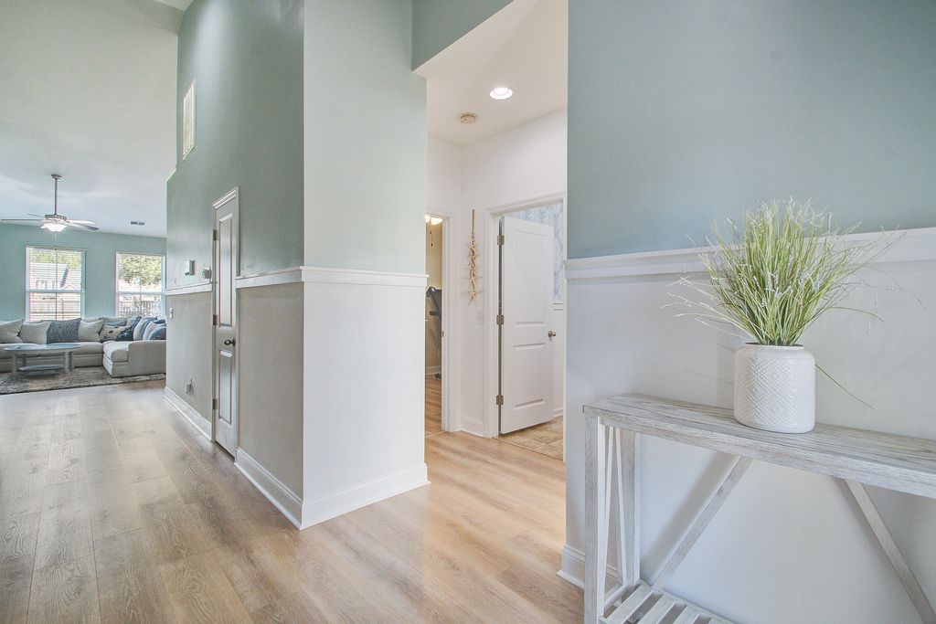 Image 19 of property listing at 1022 Bridlewood Farms Parkway, Ridgeville, SC 29472