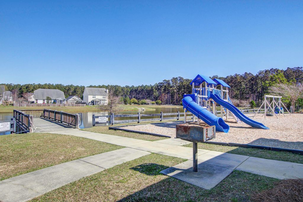 Image 45 of property listing at 1022 Bridlewood Farms Parkway, Ridgeville, SC 29472