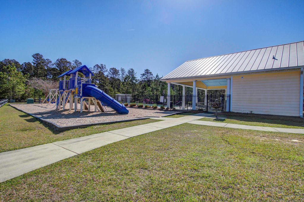 Image 46 of property listing at 1022 Bridlewood Farms Parkway, Ridgeville, SC 29472