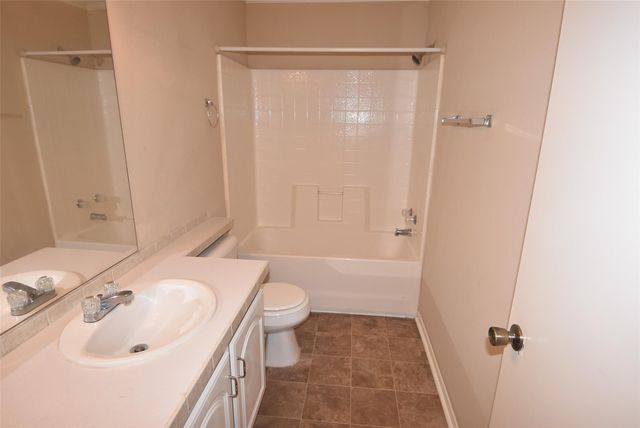 10015 Summerberry Lane, Tomball, TX 77375