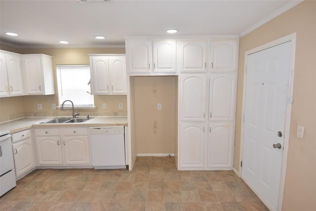 10015 Summerberry Lane, Tomball, TX 77375