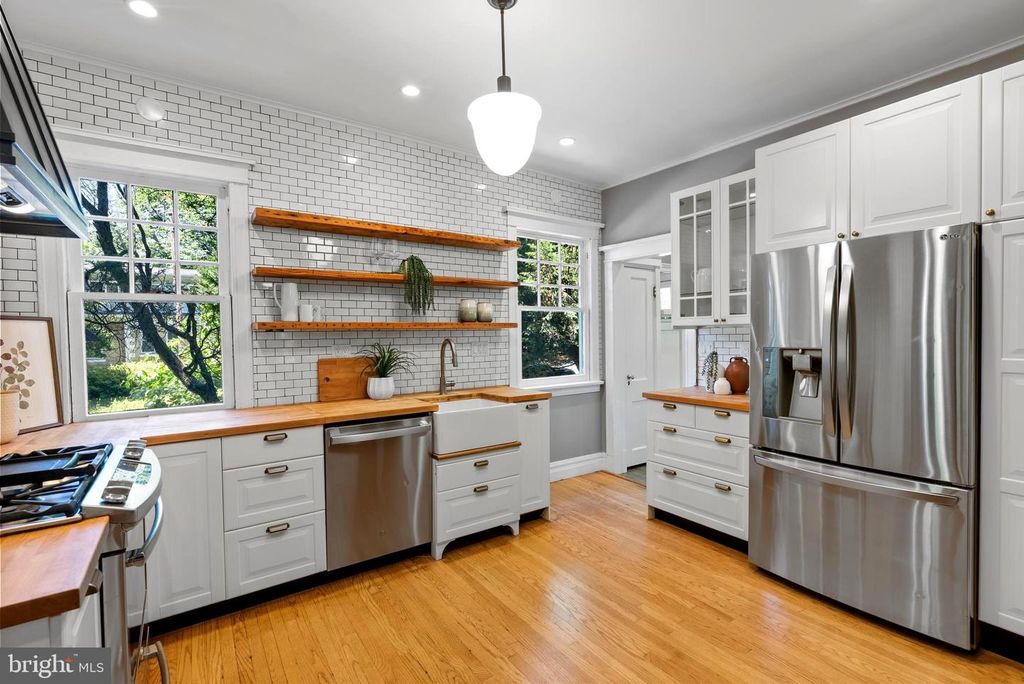 Image 14 of property listing at 4000 WHITE AVE, Baltimore, MD 21206