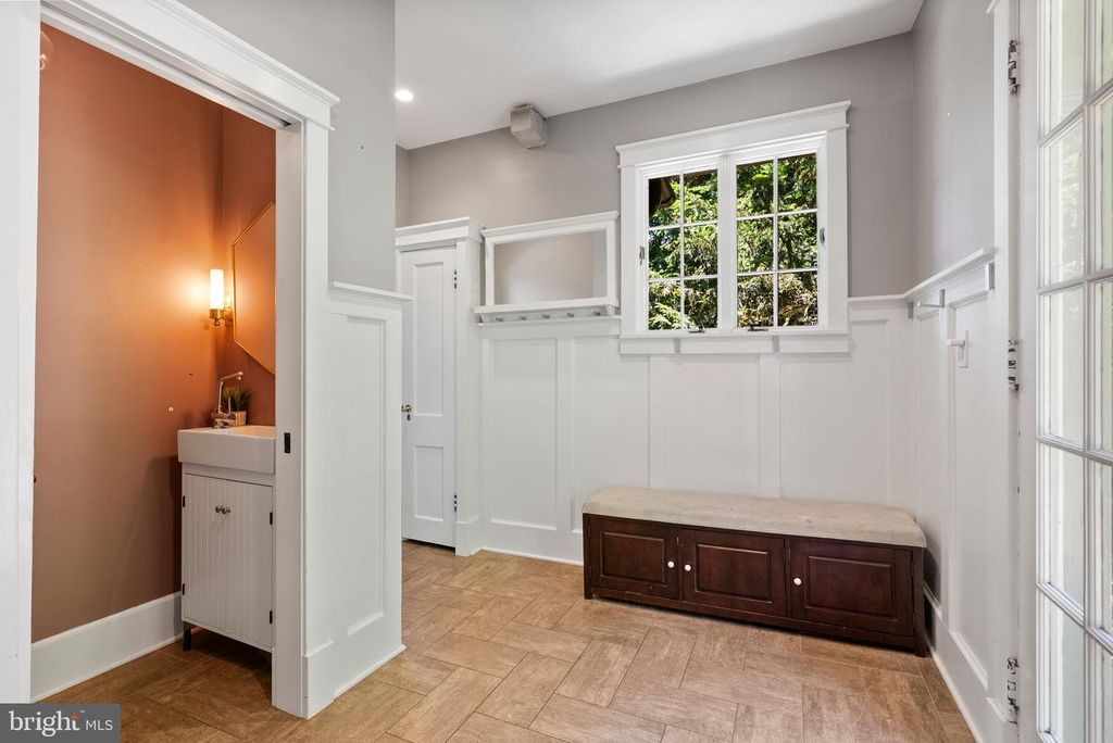 Image 21 of property listing at 4000 WHITE AVE, Baltimore, MD 21206