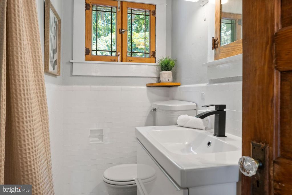 Image 25 of property listing at 4000 WHITE AVE, Baltimore, MD 21206