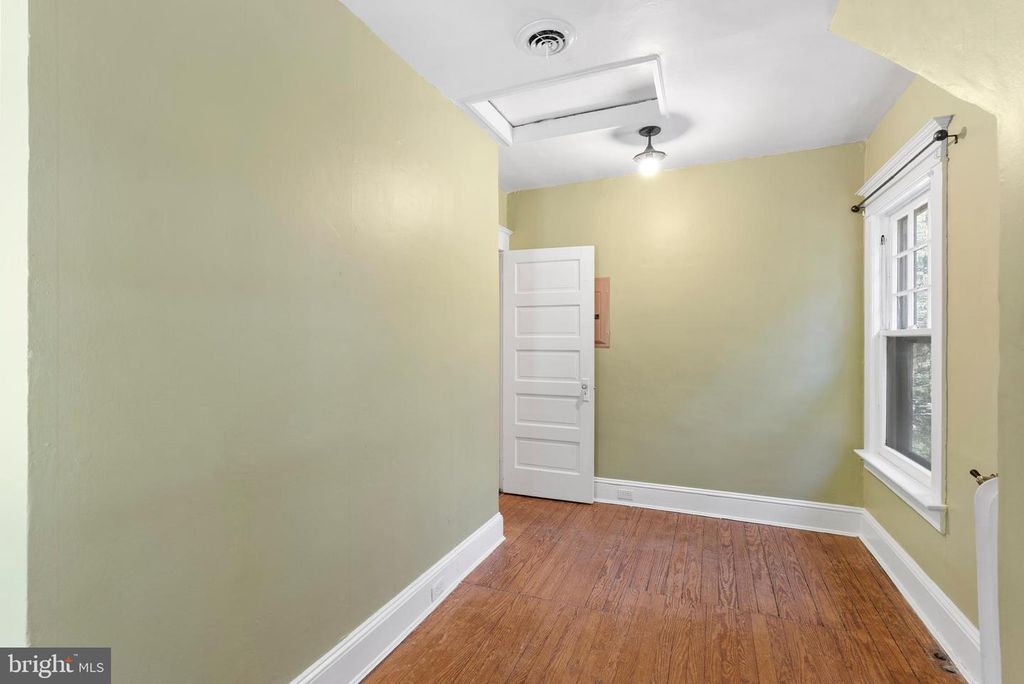 Image 32 of property listing at 4000 WHITE AVE, Baltimore, MD 21206