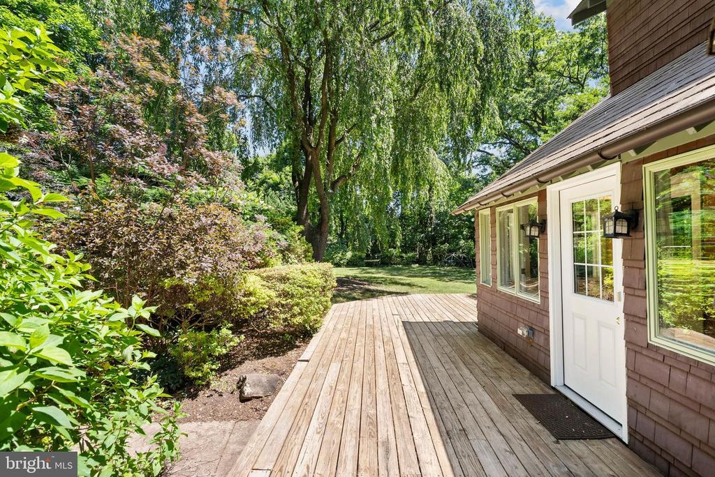 Image 37 of property listing at 4000 WHITE AVE, Baltimore, MD 21206
