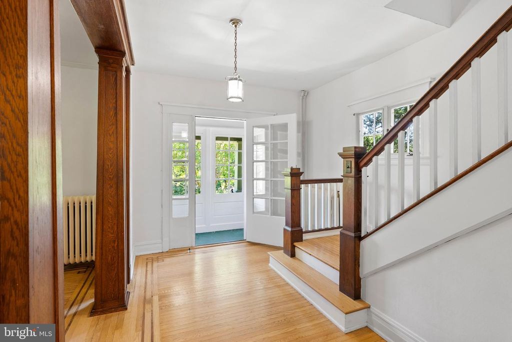 Image 4 of property listing at 4000 WHITE AVE, Baltimore, MD 21206