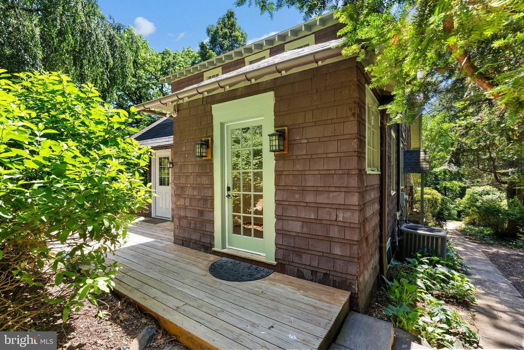 Image 40 of property listing at 4000 WHITE AVE, Baltimore, MD 21206