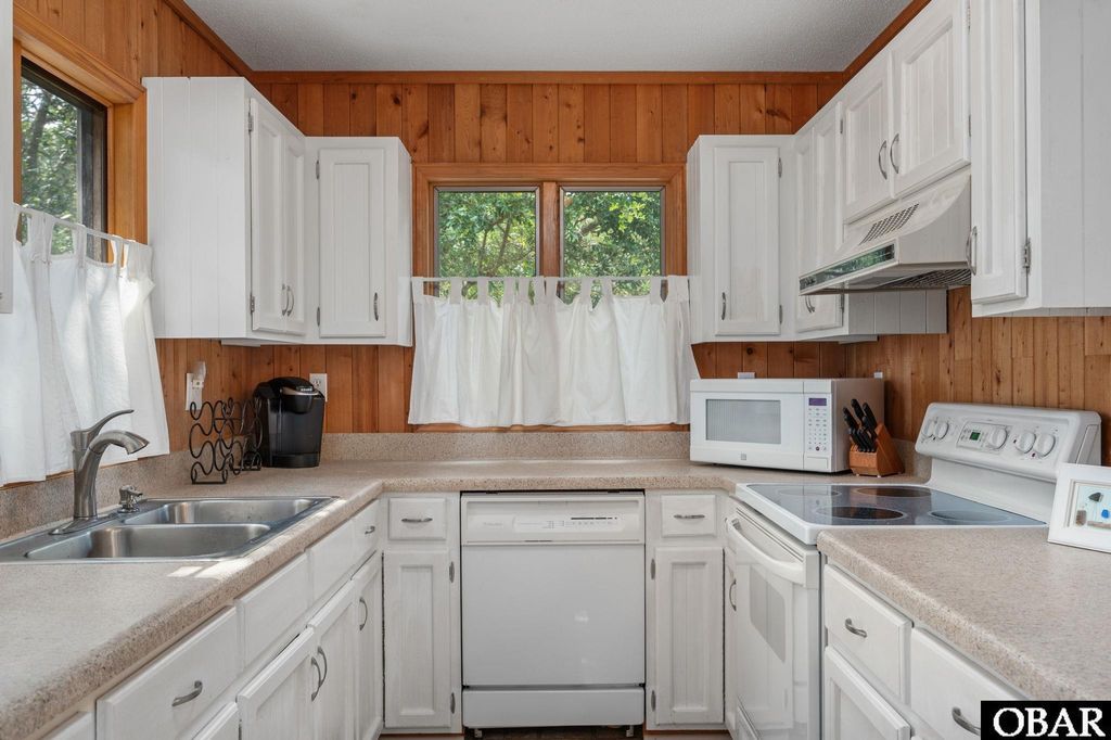 Image 16 of property listing at 113 E Sea Hawk Drive Lot 14, Duck, NC 27949
