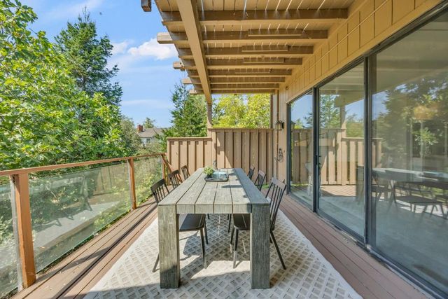 8888 Bluff Ln, Fair Oaks, CA 95628