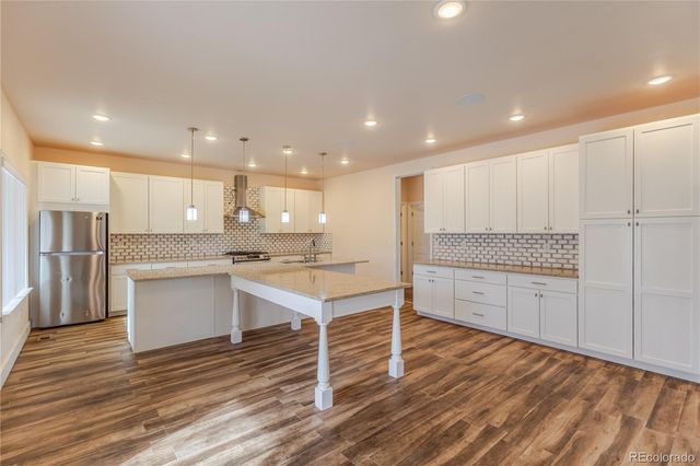 995 S Locust Street, Denver, CO 80224