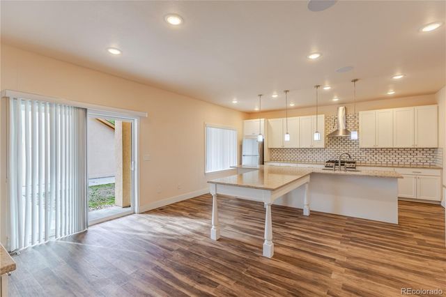 995 S Locust Street, Denver, CO 80224