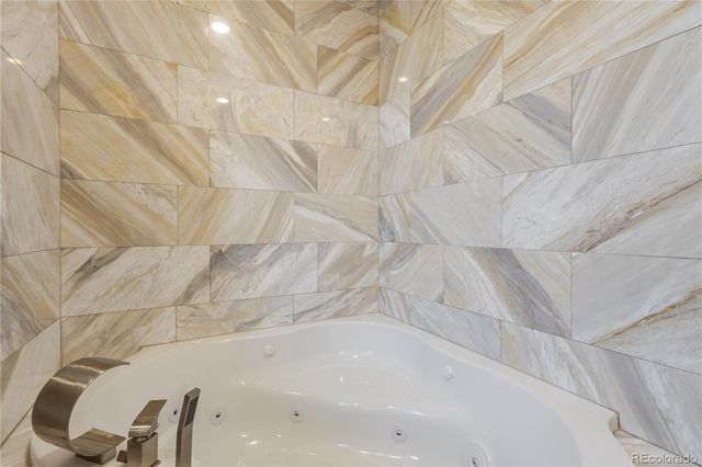 995 S Locust Street, Denver, CO 80224