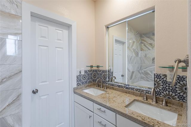 995 S Locust Street, Denver, CO 80224