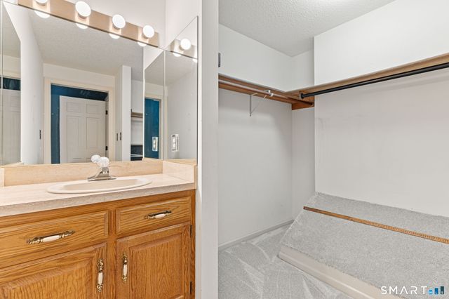 90 Hunting Hills Drive, Southington, CT 06489