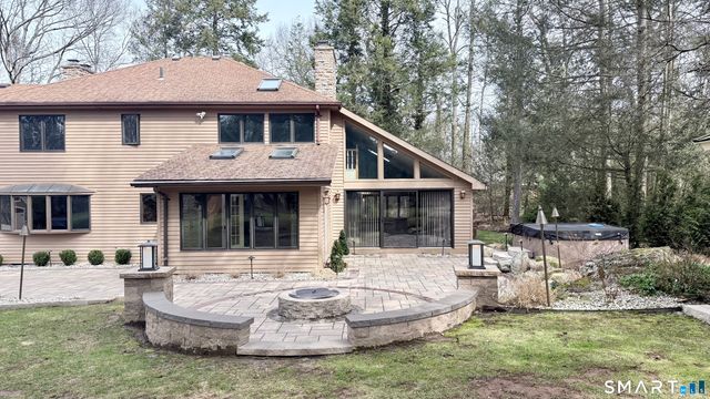 90 Hunting Hills Drive, Southington, CT 06489