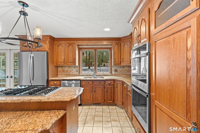 90 Hunting Hills Drive, Southington, CT 06489