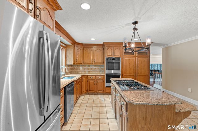 90 Hunting Hills Drive, Southington, CT 06489