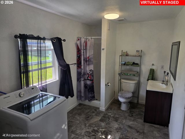 2137 CASTLE Ave, Roseburg, OR 97471