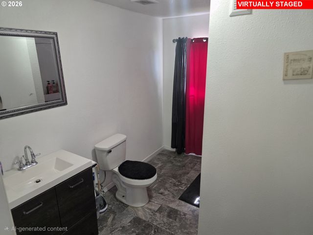 2137 CASTLE Ave, Roseburg, OR 97471