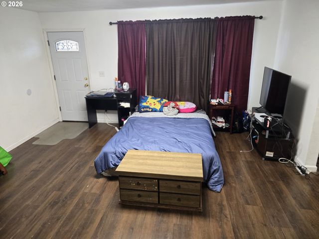 2137 CASTLE Ave, Roseburg, OR 97471