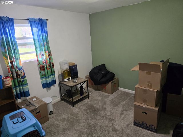 2137 CASTLE Ave, Roseburg, OR 97471