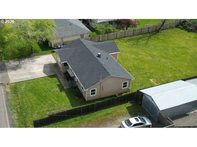 2137 CASTLE Ave, Roseburg, OR 97471