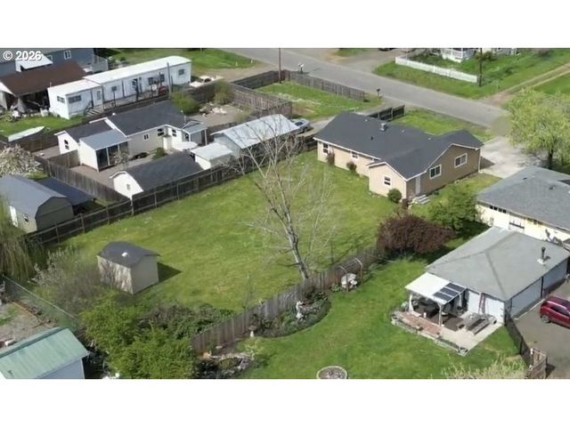 2137 CASTLE Ave, Roseburg, OR 97471