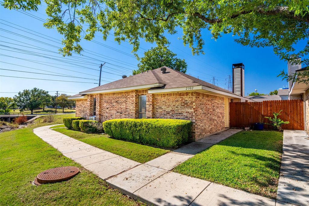 2302 Carol Good Lane, Carrollton, TX 75006