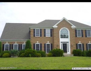 10 Nicole Court, Freehold, NJ 07728