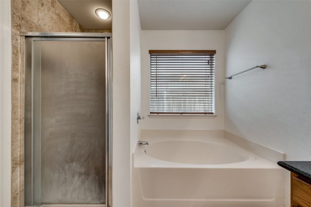 10505 Braewood Drive, Fort Worth, TX 76131