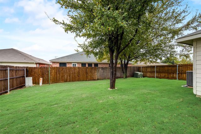 10505 Braewood Drive, Fort Worth, TX 76131