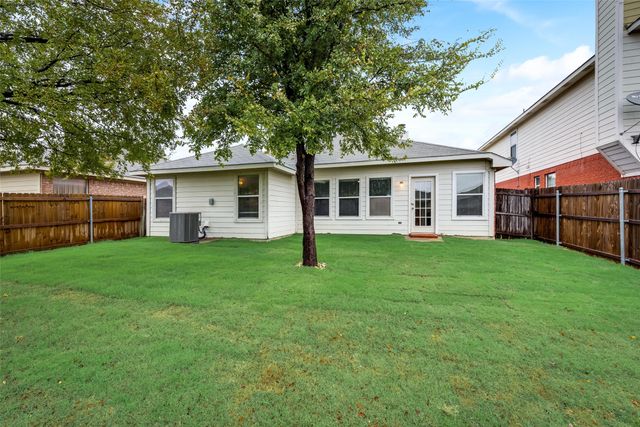 10505 Braewood Drive, Fort Worth, TX 76131