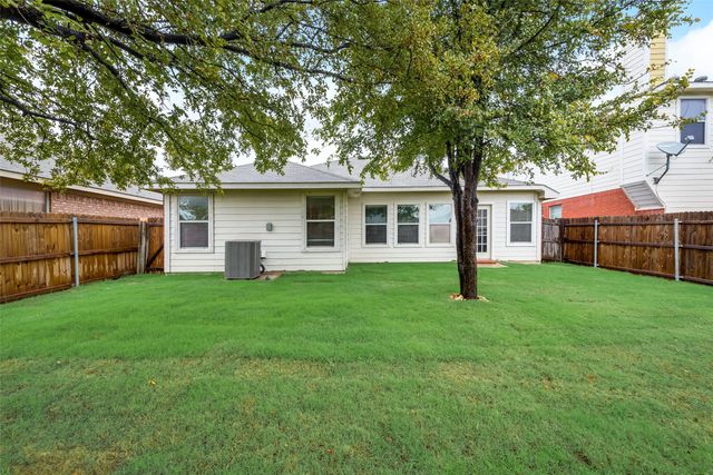 10505 Braewood Drive, Fort Worth, TX 76131