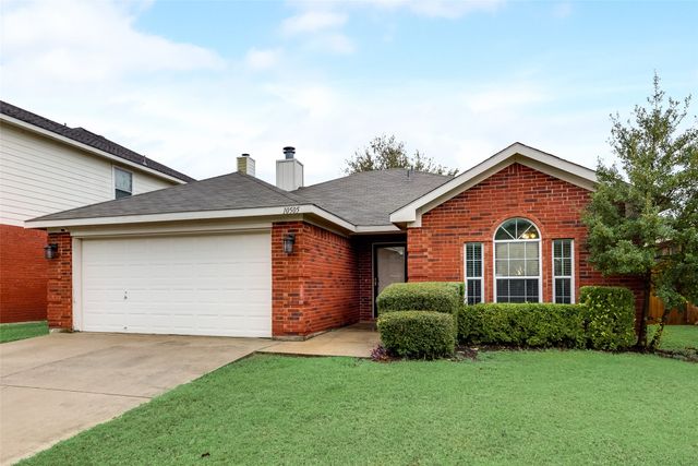 10505 Braewood Drive, Fort Worth, TX 76131